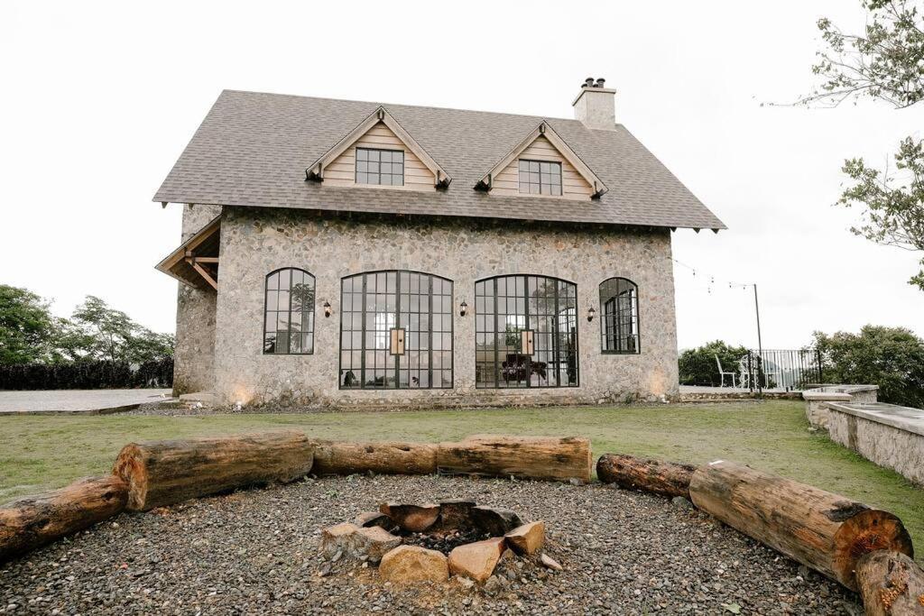 The Old Country Stone House Villa Cebu Exteriör bild
