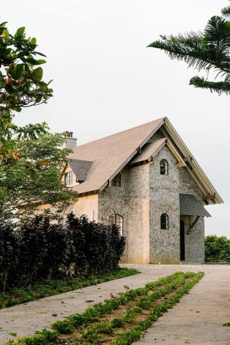 The Old Country Stone House Villa Cebu Exteriör bild