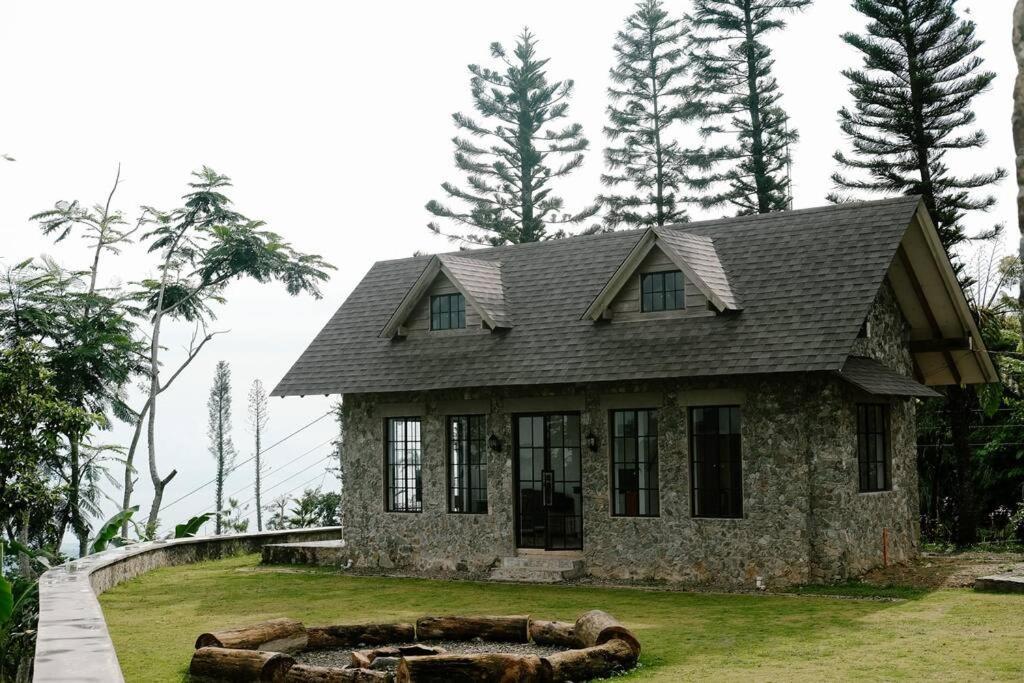 The Old Country Stone House Villa Cebu Exteriör bild